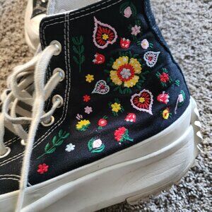 Return to Festival Run Star Hike High Top Converse